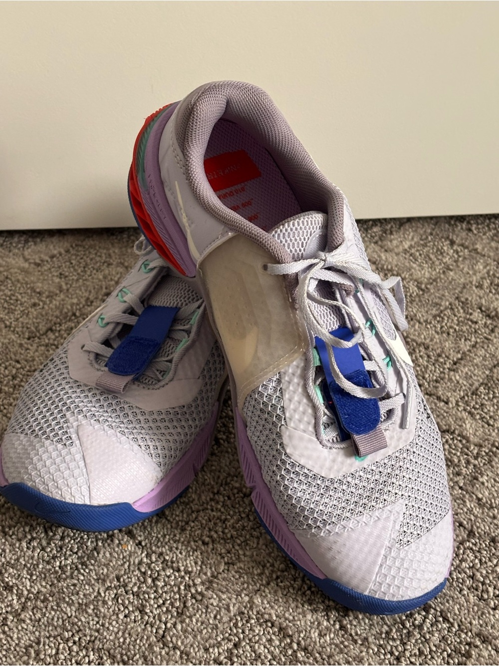 Metcon 7 Nike Women's Light Purple Mesh Sneakers with Blue and Red Accents